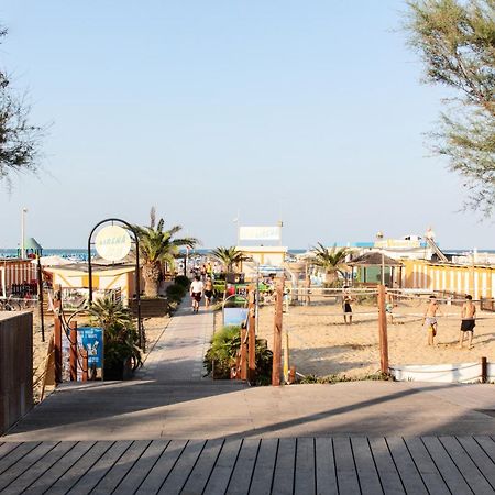 רימיני Hotel Bamby מראה חיצוני תמונה