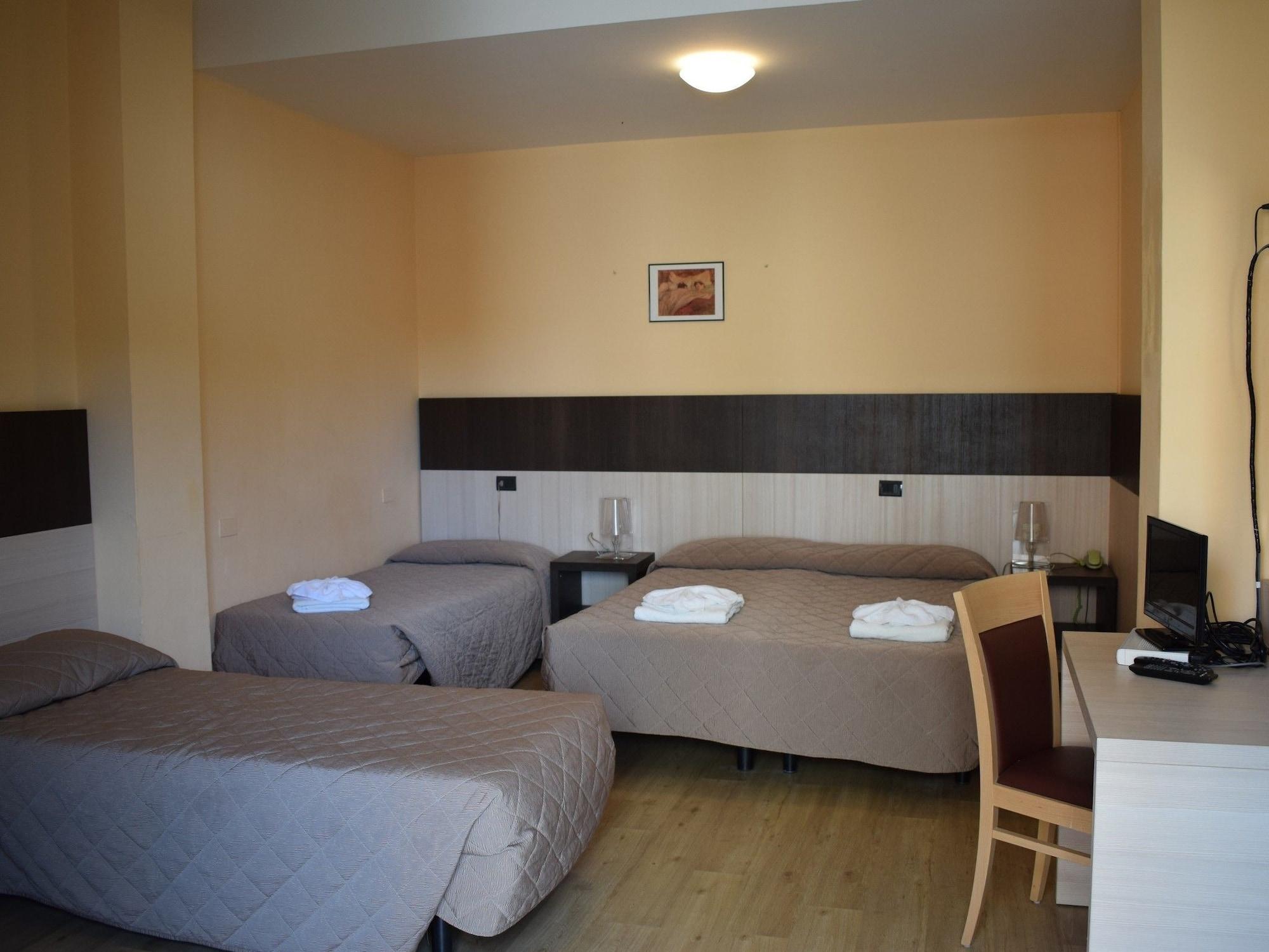 רימיני Hotel Bamby מראה חיצוני תמונה