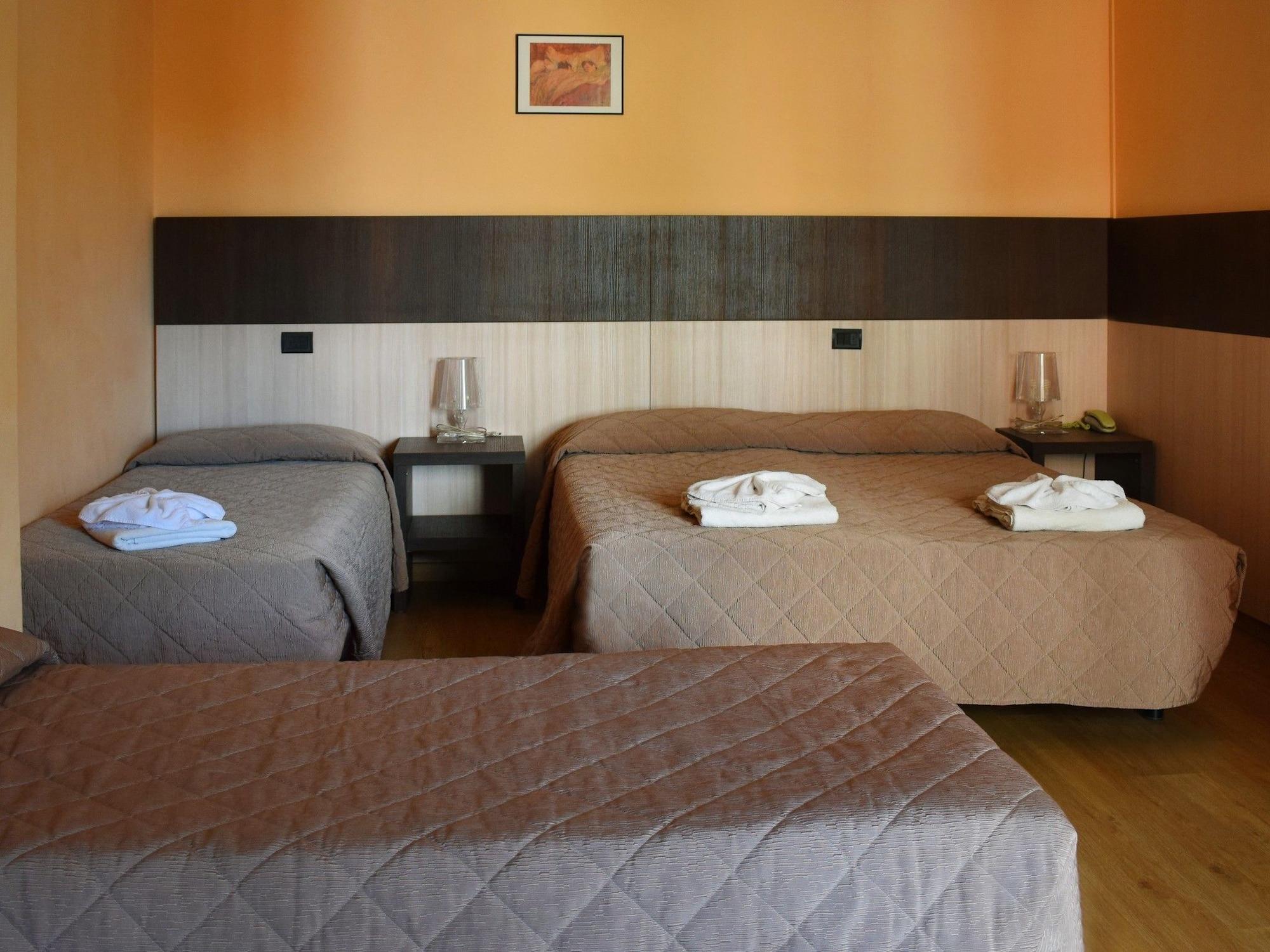 רימיני Hotel Bamby מראה חיצוני תמונה