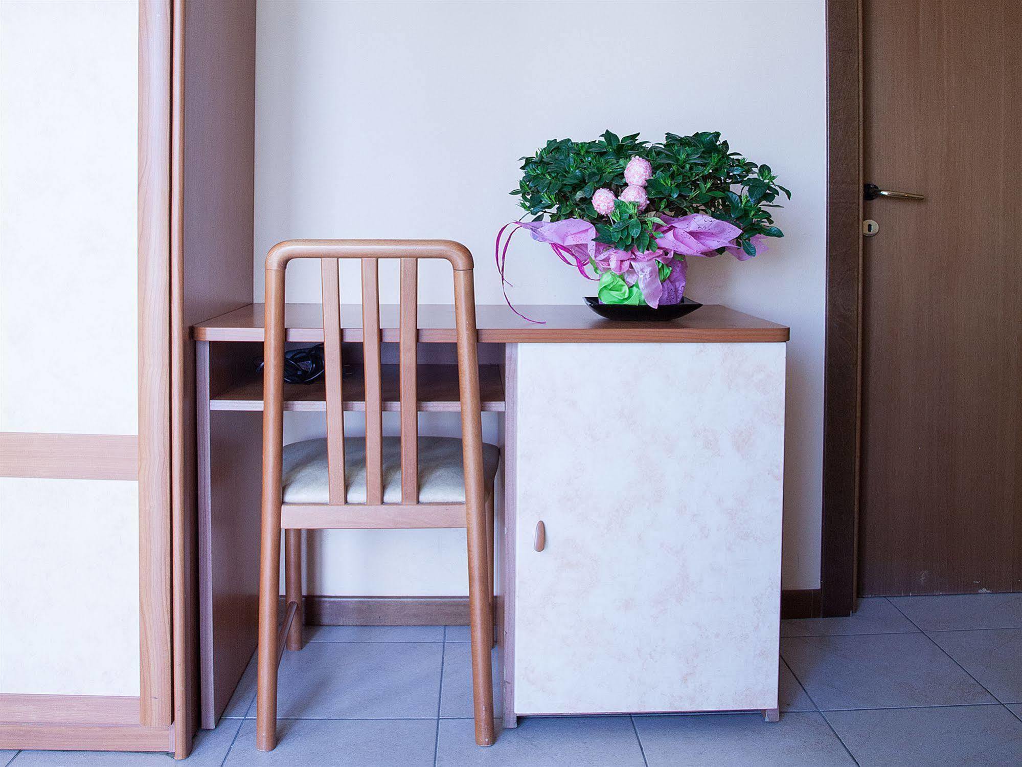 רימיני Hotel Bamby מראה חיצוני תמונה