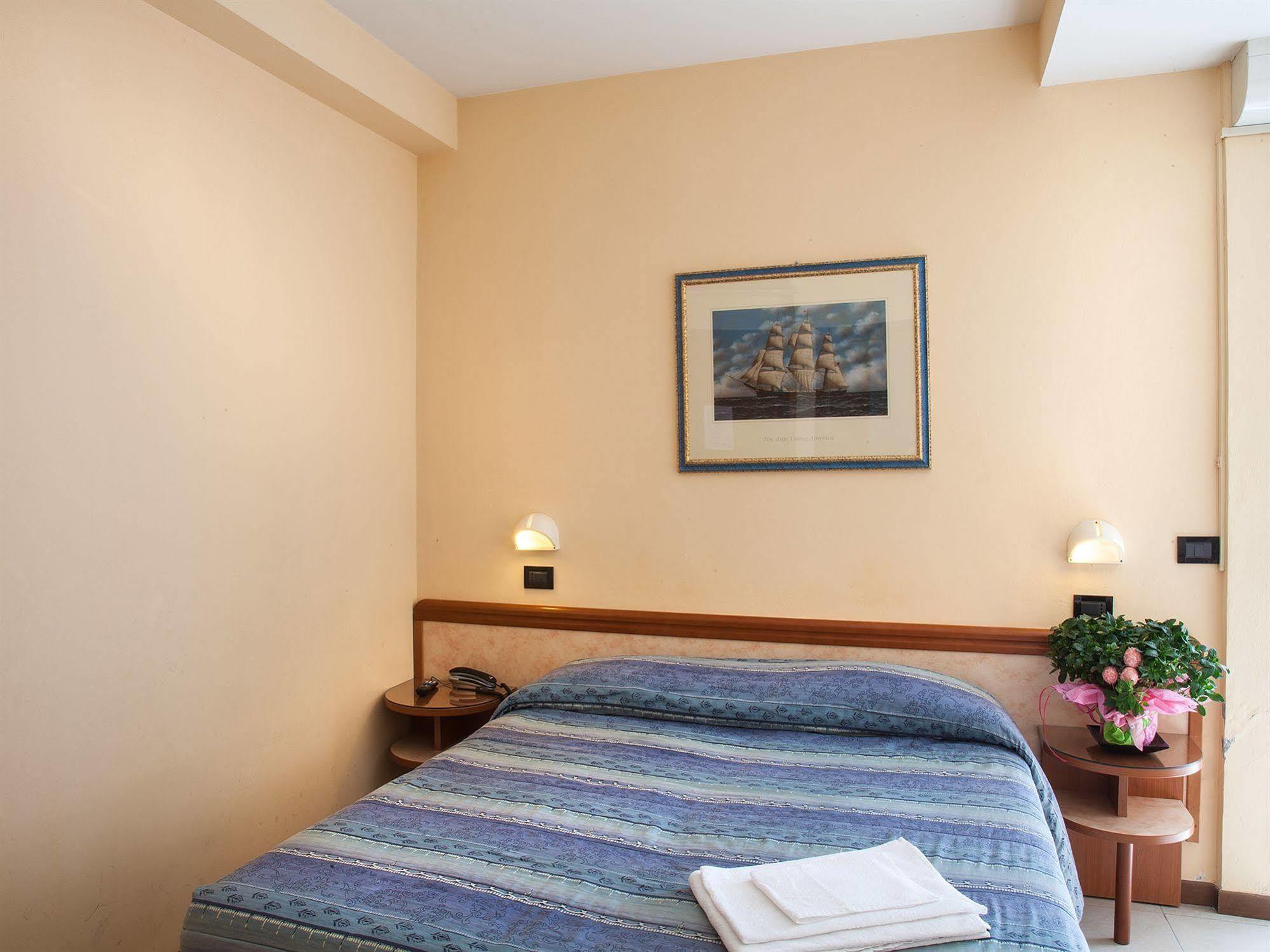 רימיני Hotel Bamby מראה חיצוני תמונה
