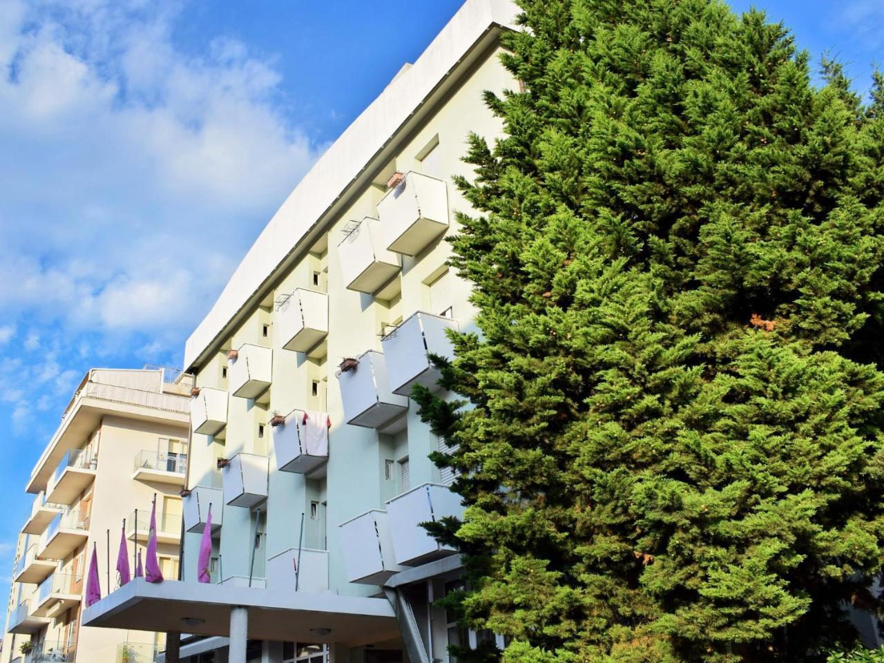 רימיני Hotel Bamby מראה חיצוני תמונה