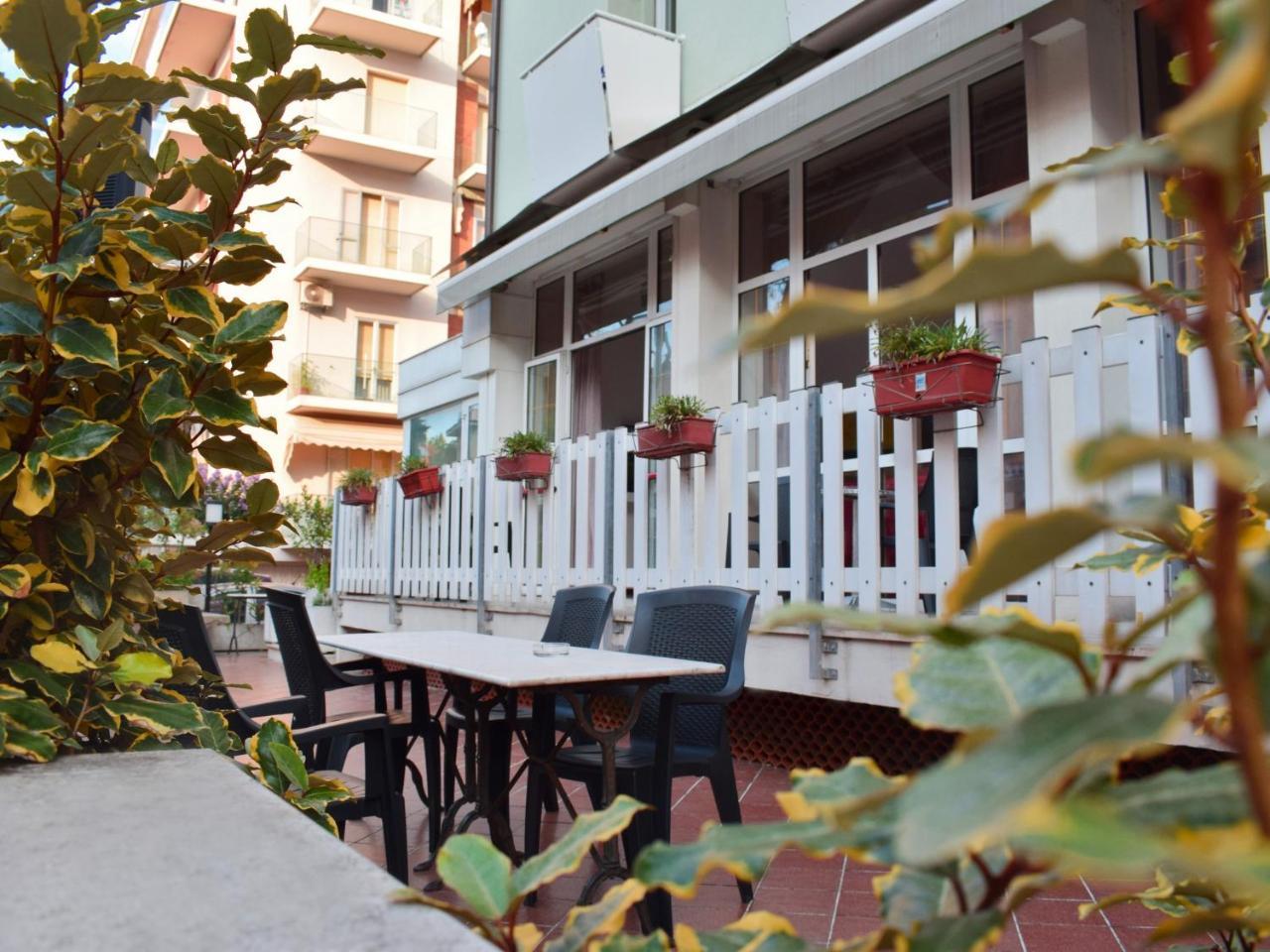 רימיני Hotel Bamby מראה חיצוני תמונה